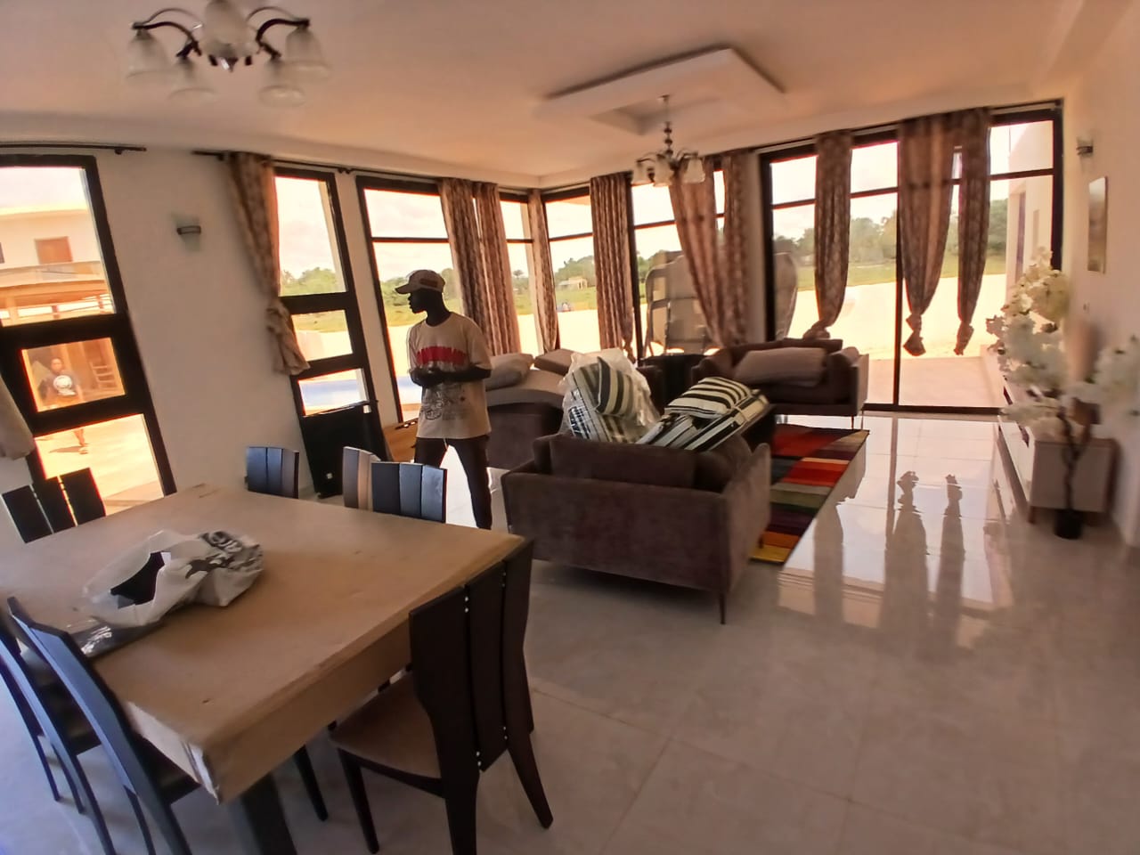Villa Duplex 6 Pièces Meublée avec Piscine – Assinie Mafia