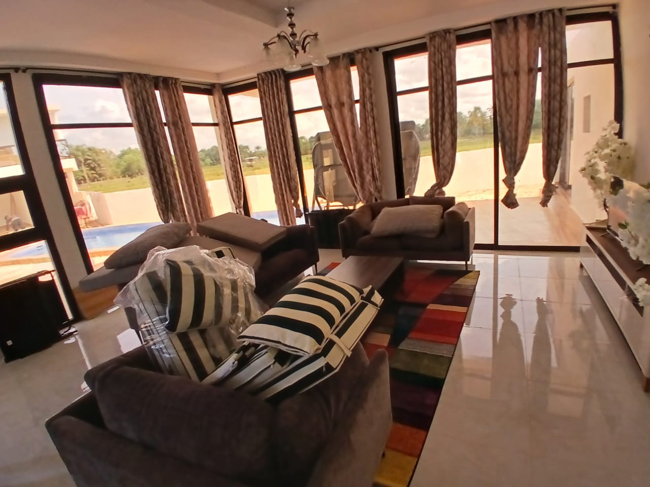 Villa Duplex 6 Pièces Meublée avec Piscine – Assinie Mafia