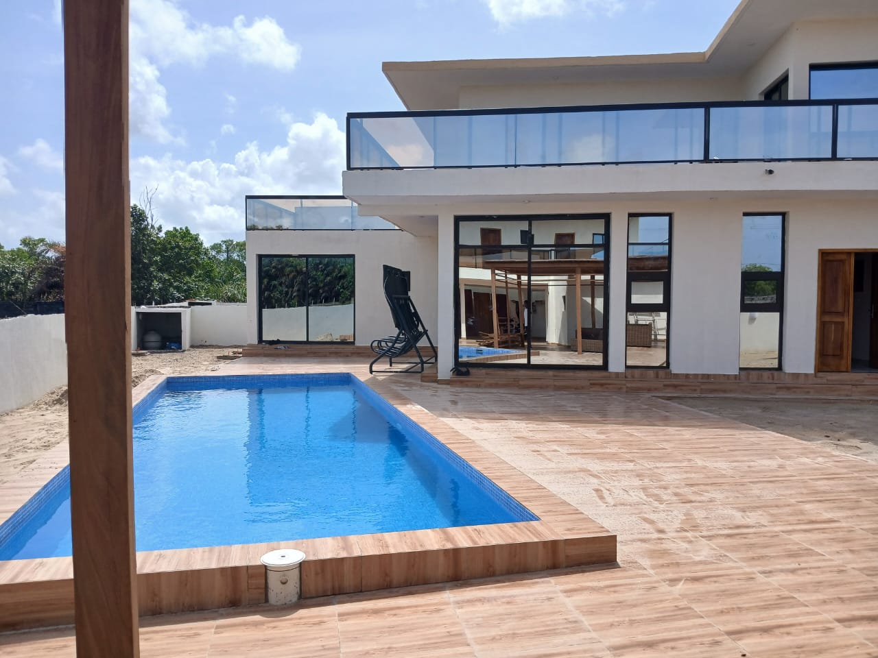 Villa Duplex 6 Pièces Meublée avec Piscine – Assinie Mafia