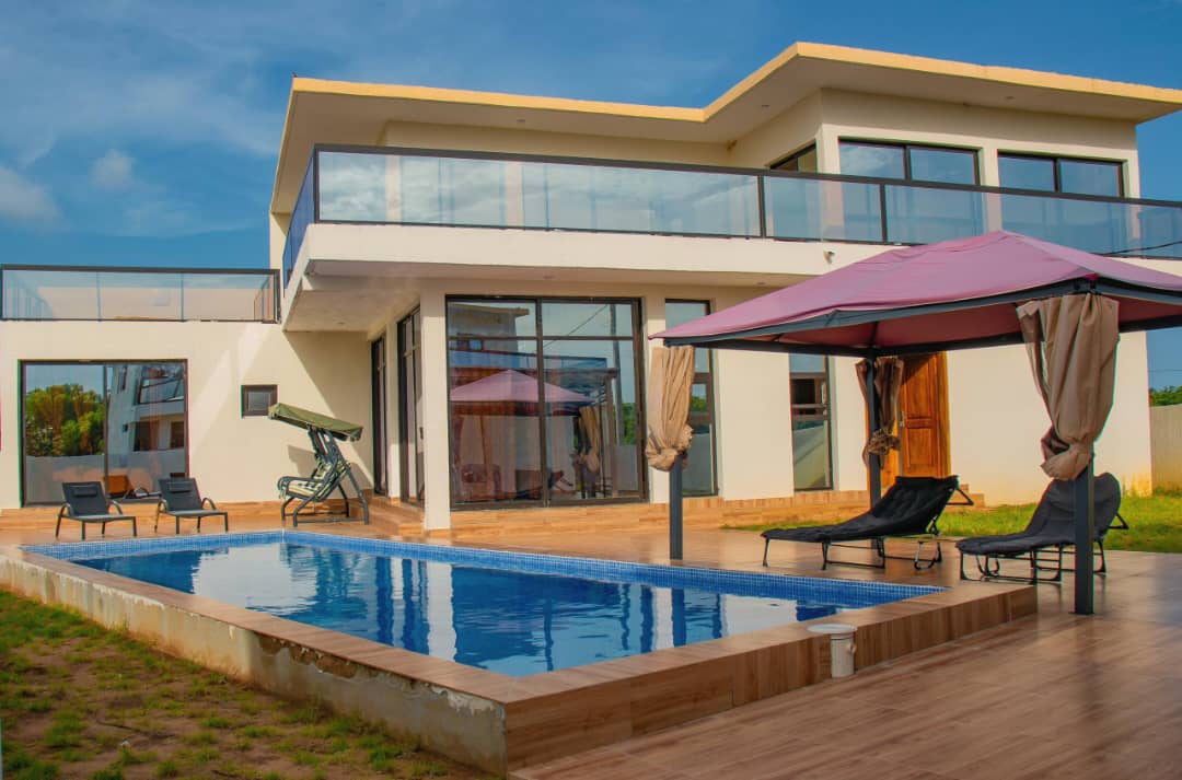 Villa Duplex 6 Pièces Meublée avec Piscine – Assinie Mafia