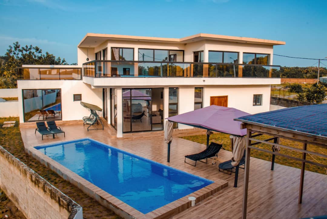 Villa Duplex 6 Pièces Meublée avec Piscine – Assinie Mafia