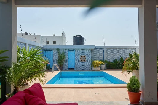 DUPLEX HAUT STANDING AVEC PISCINE À ABIDJAN (ANANI, ANCIENNE ROUTE DE BASSAM)