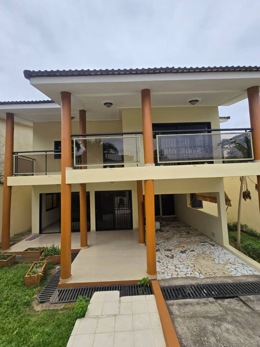 Duplex 6 Pièces avec Jardin & Garage – Abidjan Attoban (30ᵉ Arr.)