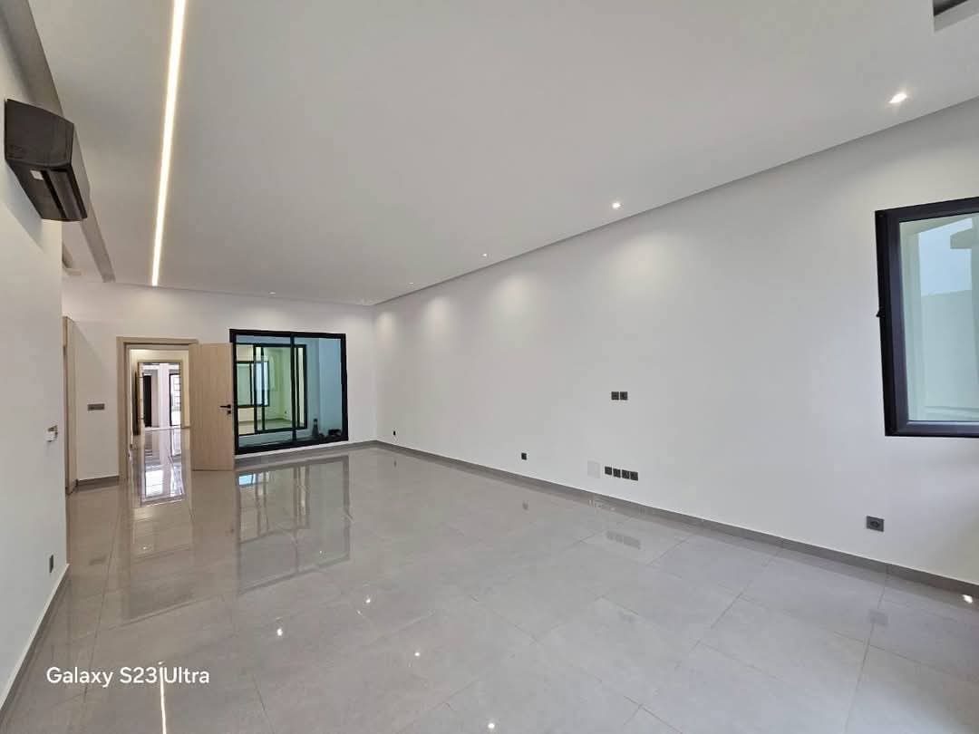 Duplex Haut Standing 7 Pièces + 2 Indépendantes sur 350m² et 500² - Riviera Abatta