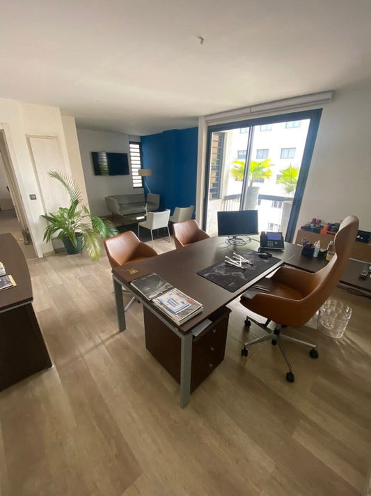 Appartement de Bureaux 5 pièces à Vendre au Plateau