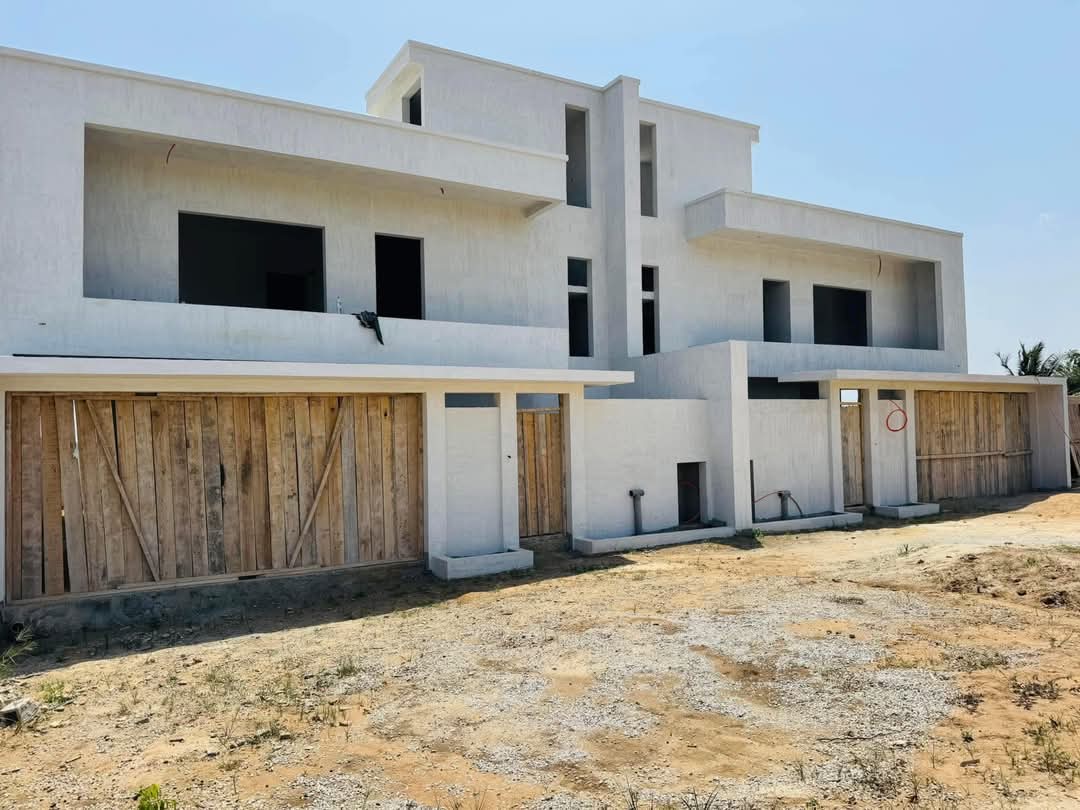 Un duplex  de type 5 pièces disponible à Bingerville ANAN ZONE RÉSIDENTIELLE