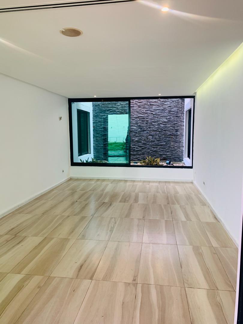Villa de 10 pièces a la riviera M'badon