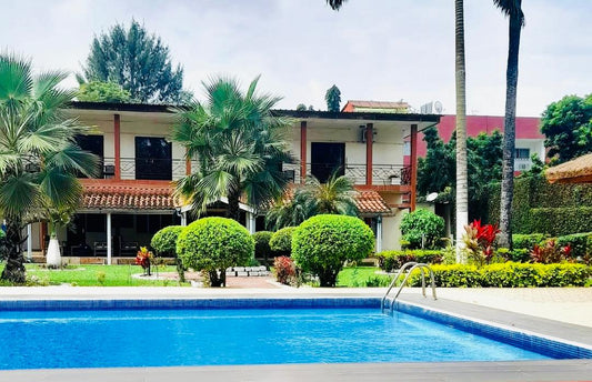 Hôtel-Résidence avec Restaurant et Piscine – Biétry, Bord de Lagune