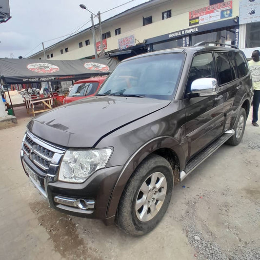 Mitsubishi pajero gls Année 2016