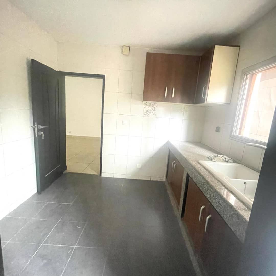 Appartement 3 Pièces avec Buanderie – Riviera 2 Cocody