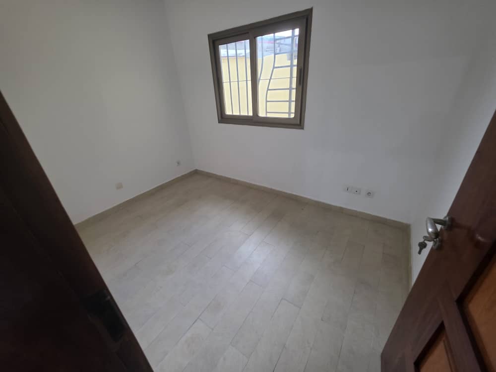Villa Triplex Haut Standing avec Piscine – Angré Star 12