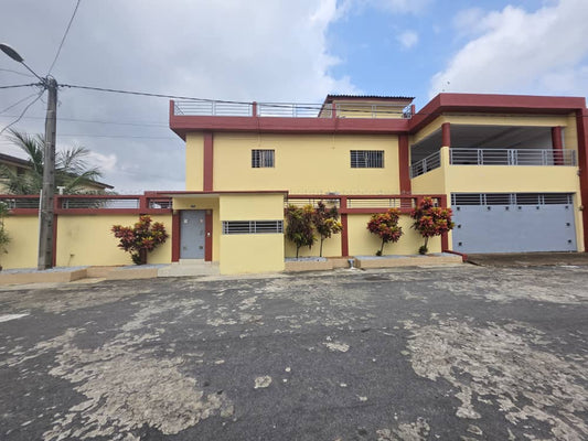 Villa Triplex Haut Standing avec Piscine – Angré Star 12