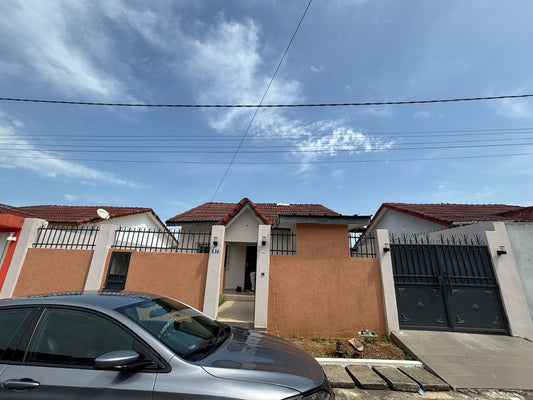 Villa Basse 4 Pièces + Dépendance – Abatta Cité Oribat 2