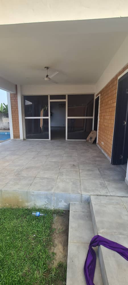 Villa Duplex 5 Pièces avec Piscine – Riviera Bonoumin