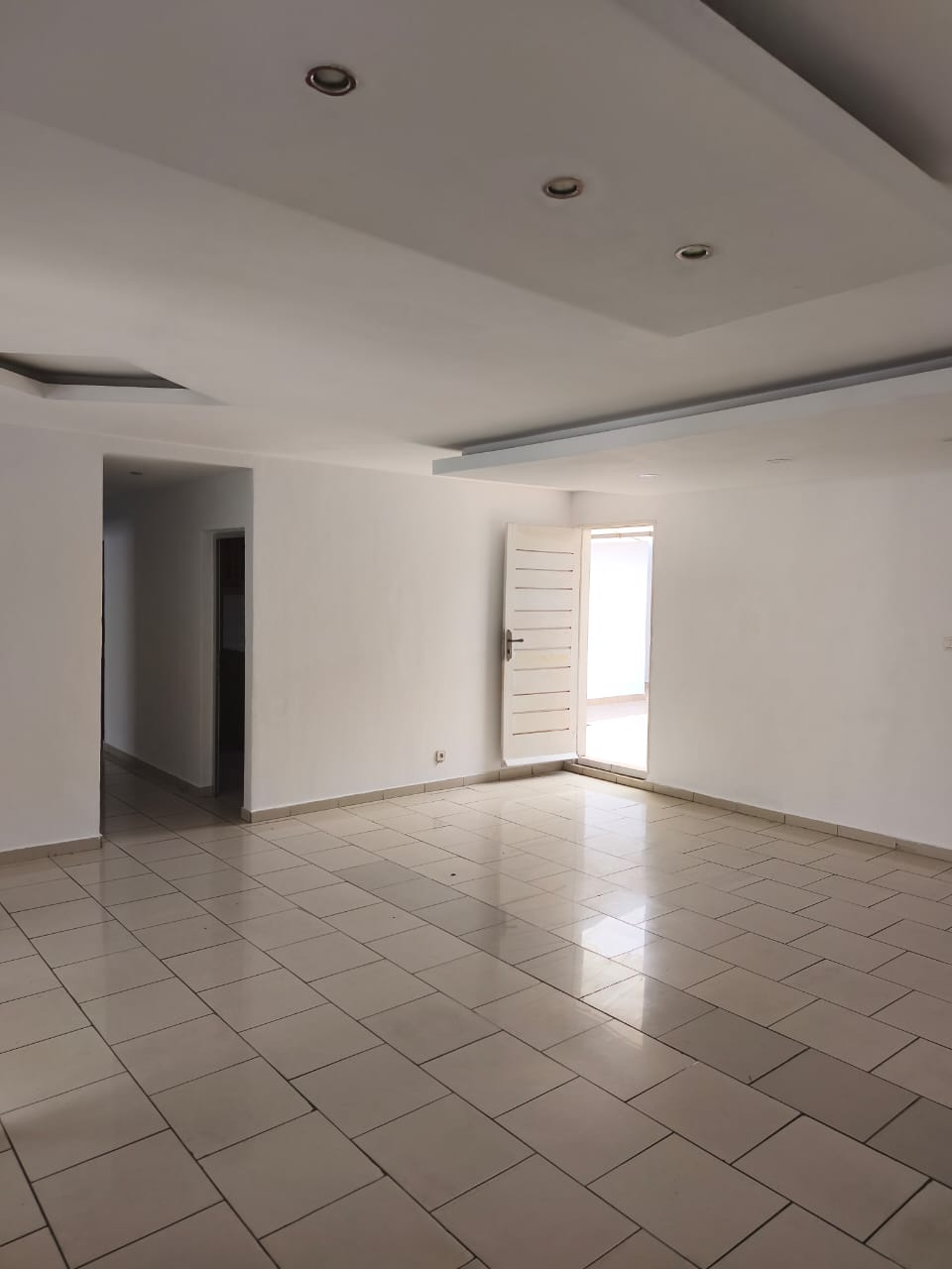 Villa basse 4 pièces avec dépendance en vente – Riviera Golf, Cité Les Jardins