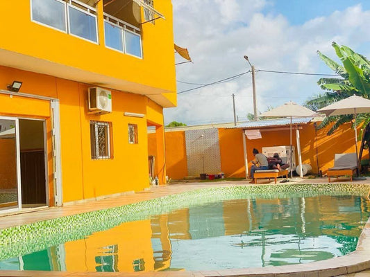 Hôtel de Standing avec Piscine – Bonoua, Quartier Château