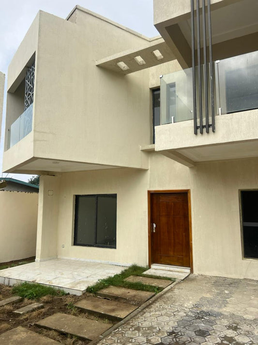 Duplex 4 Chambres avec Jardin – Cocody Angré, Abidjan